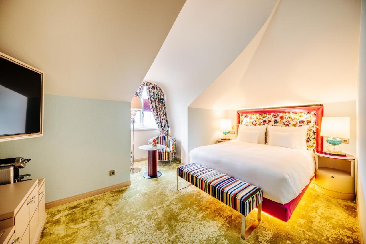 Hotel Schloss Seefels Portschach am Worthersee Bagian luar foto